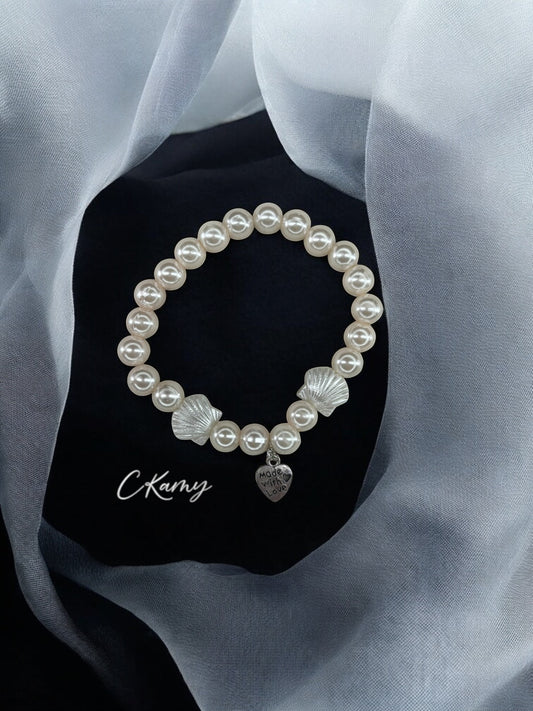 Bracelet femme coquillage nacré coeur beige clair brillant