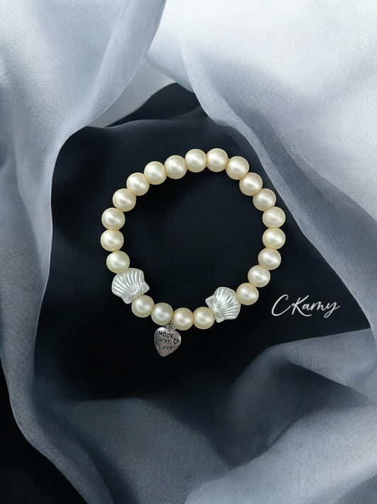 Bracelet femme coquillage nacré coeur beige clair mat