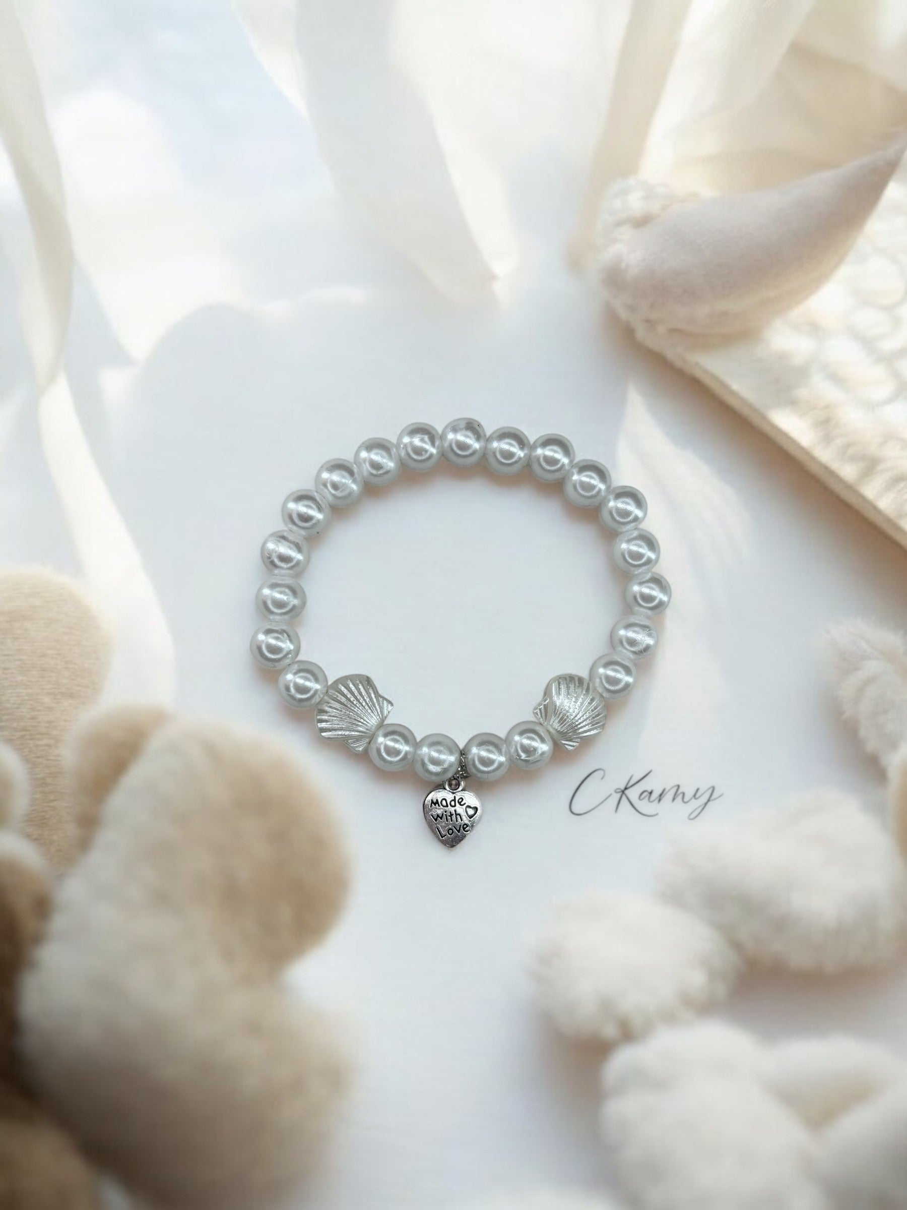 Bracelet femme coquillage nacré coeur blanc brillant