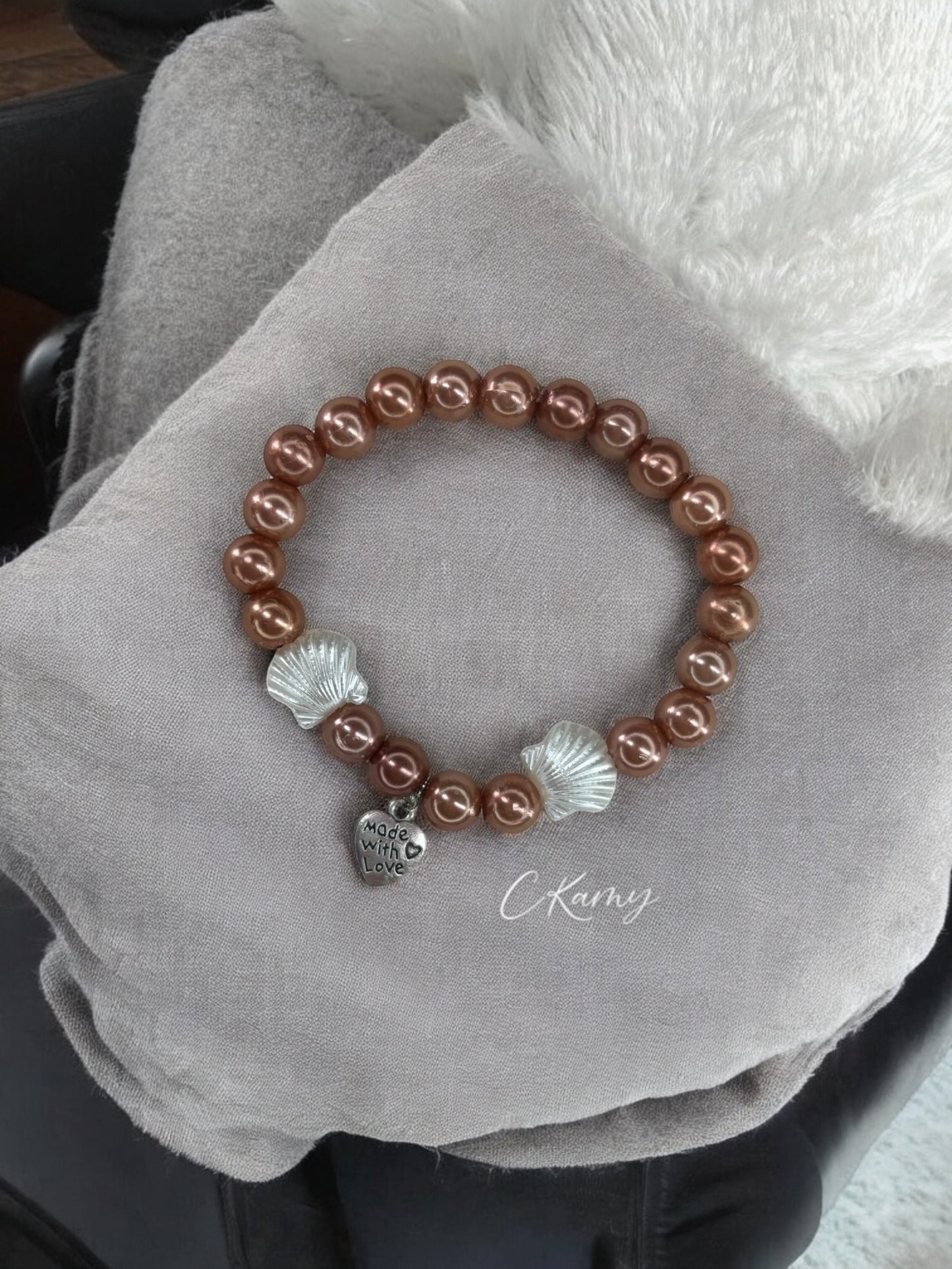 Bracelet femme coquillage nacré coeur marron clair brillant