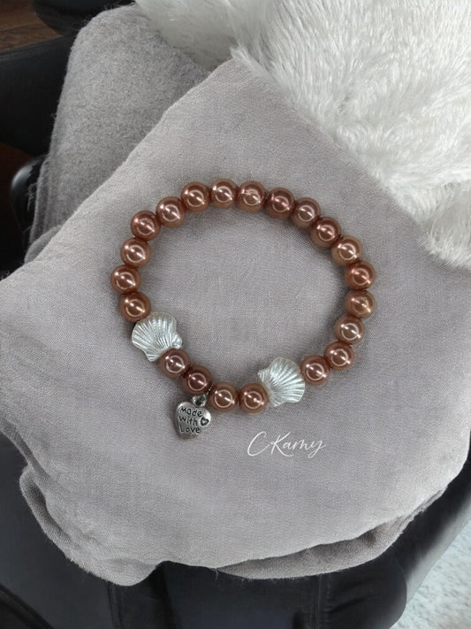 Bracelet femme coquillage nacré coeur marron clair brillant