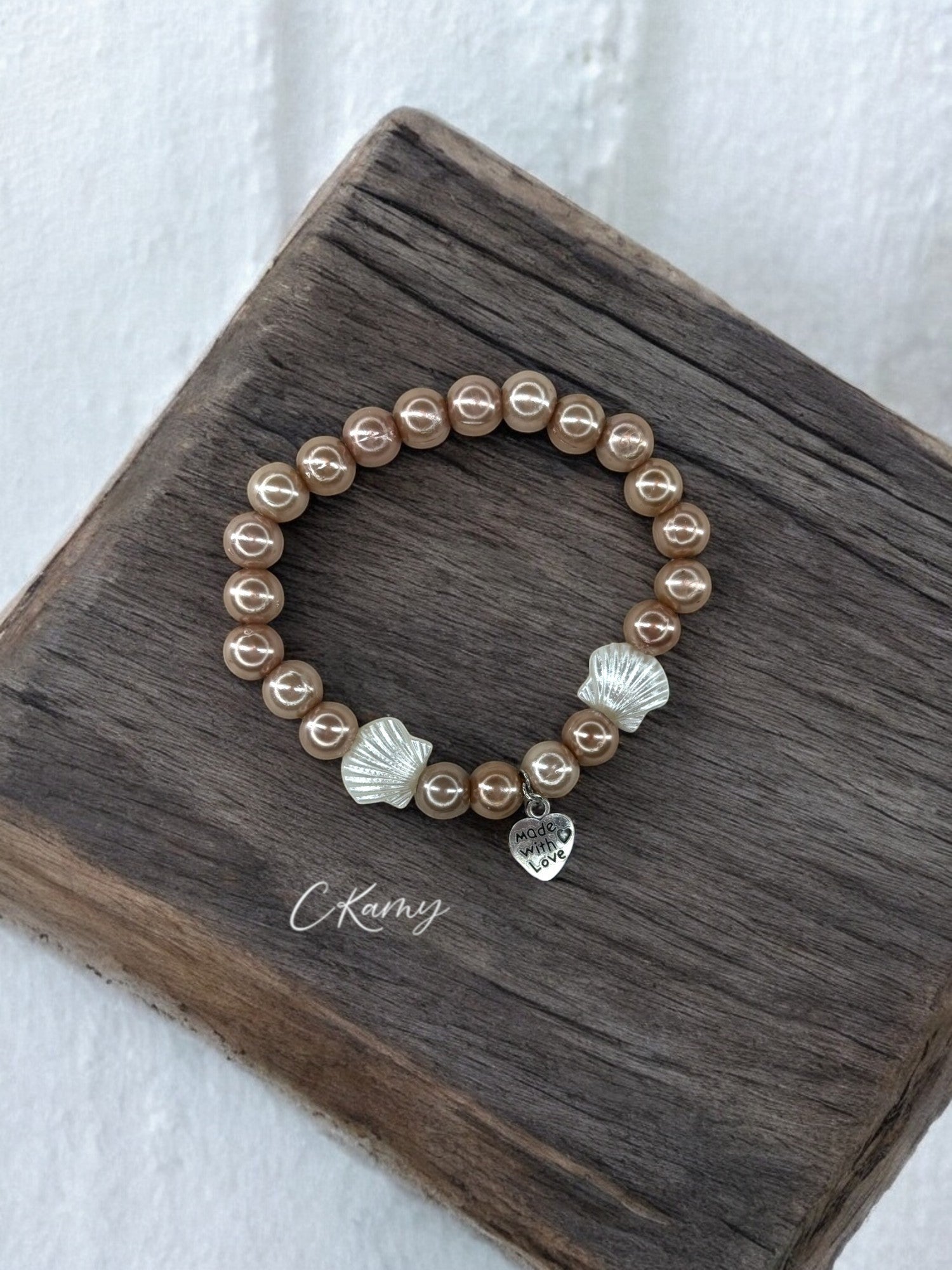 Bracelet femme coquillage nacré coeur taupe brillant