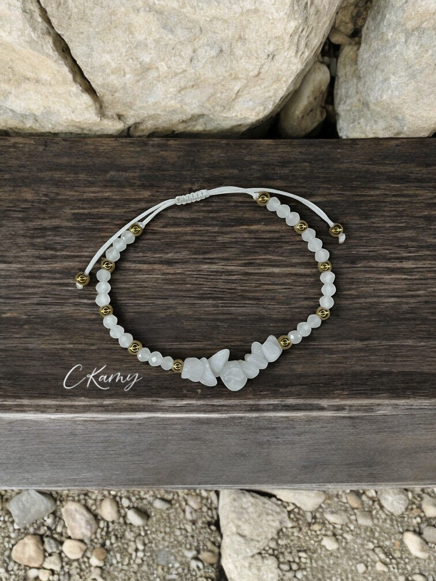 Bracelet femme cordon pierres facettes blanc transparent