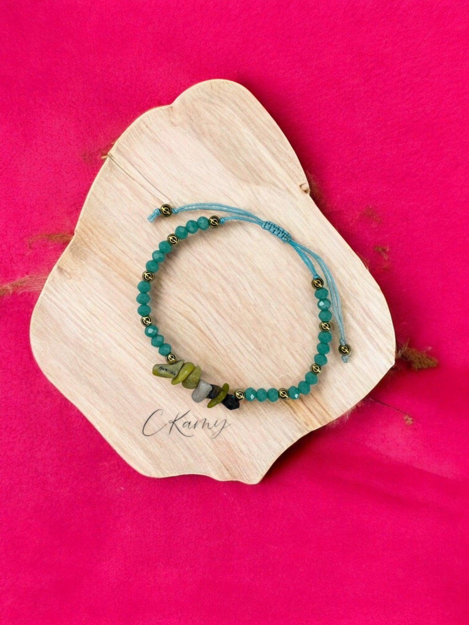 Bracelet femme cordon pierres facettes bleu vert