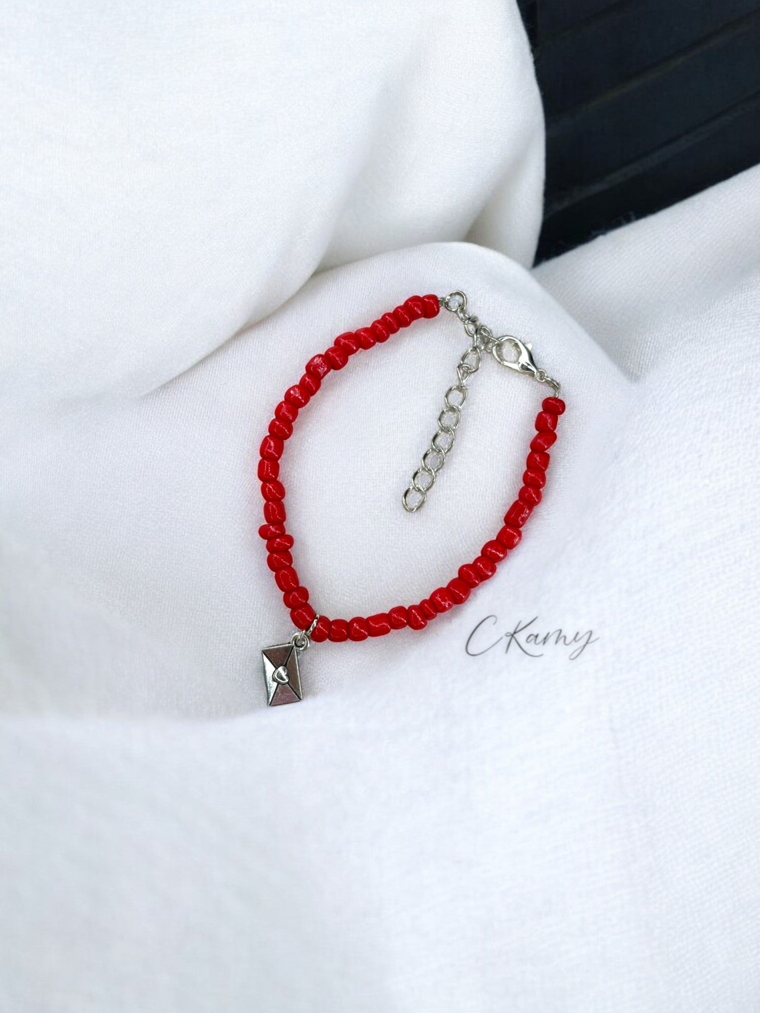 Bracelet femme courrier rocaille rouge