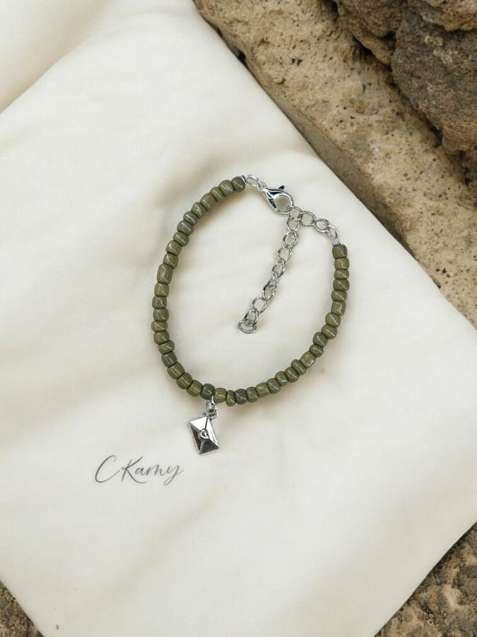 Bracelet femme courrier rocaille vert kaki