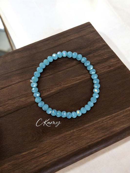 Bracelet femme facettes 6mm bleu clair
