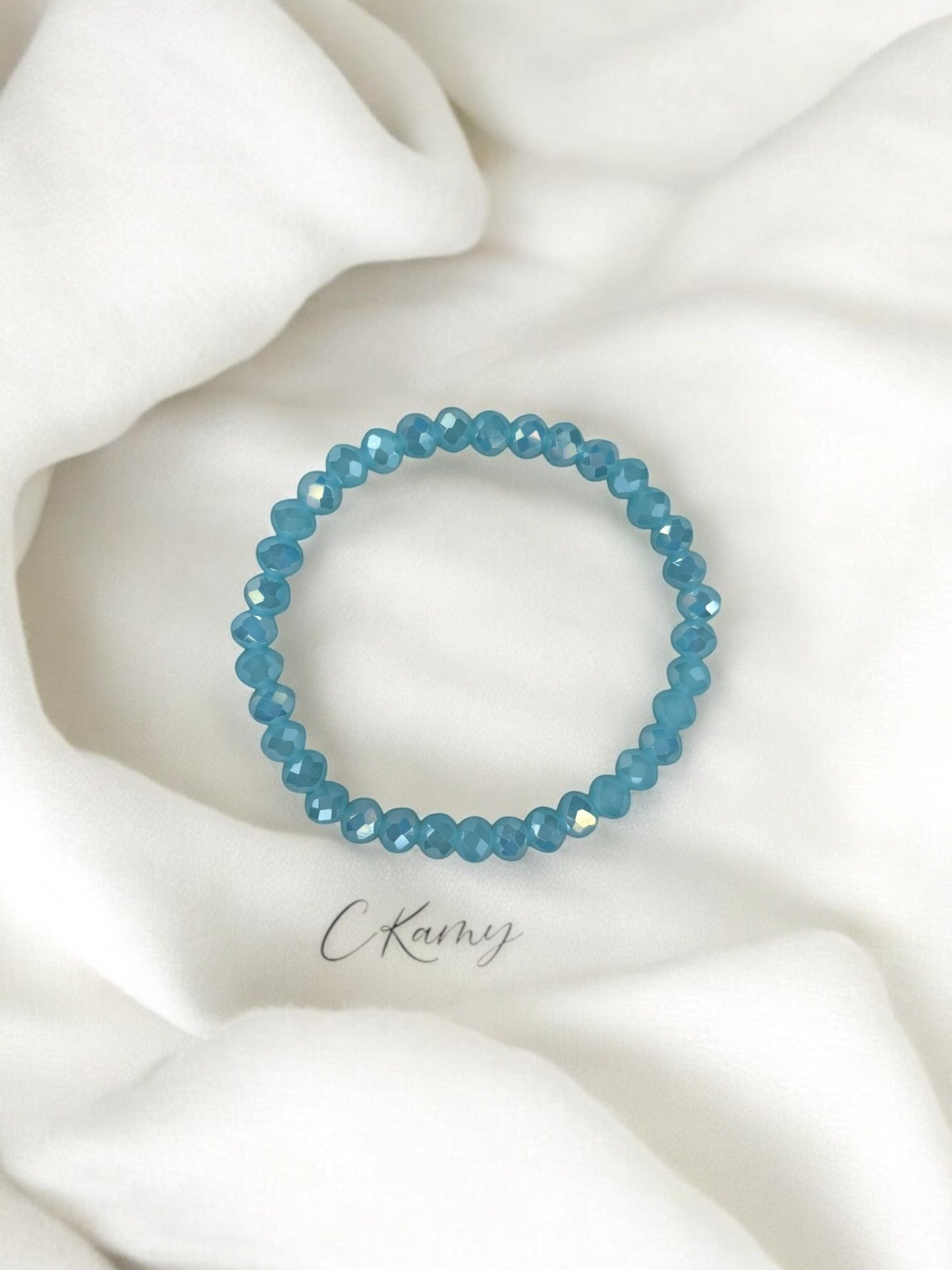 Bracelet femme facettes 6mm bleu clair brillant