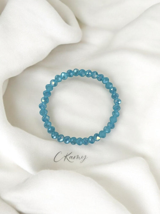 Bracelet femme facettes 6mm bleu clair brillant