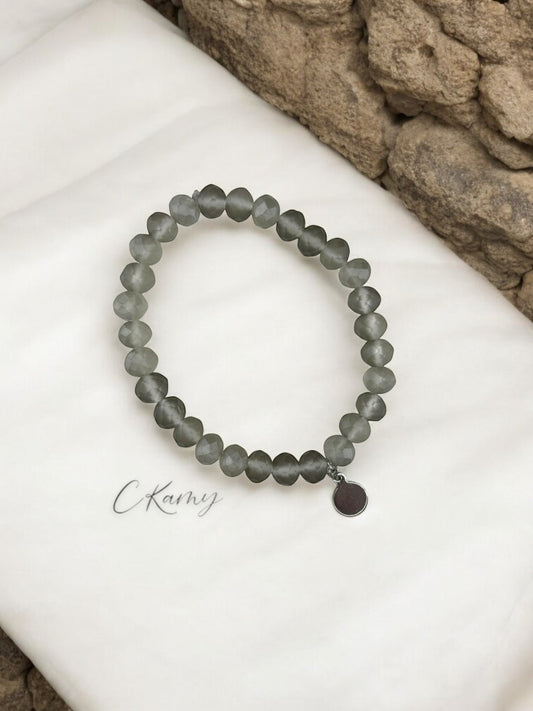 Bracelet femme facettes 8mm gris clair