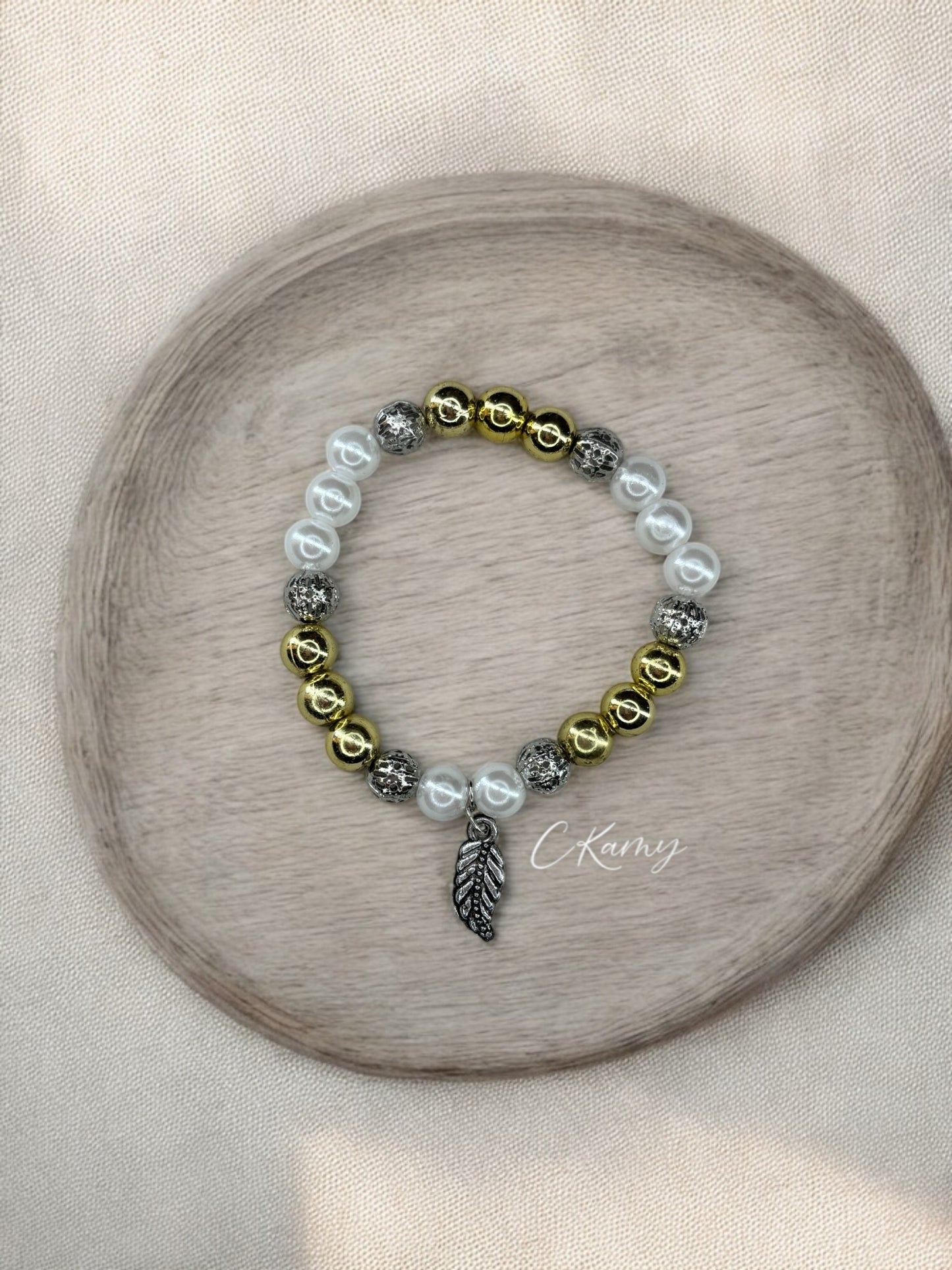 Bracelet femme feuille perles doré blanc
