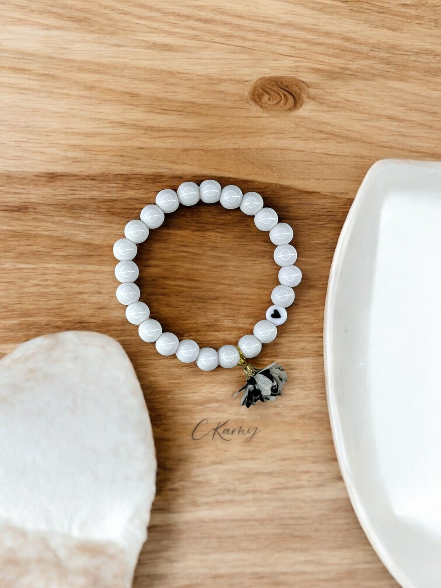 Bracelet femme fleur tissu noir blanc coeur noir