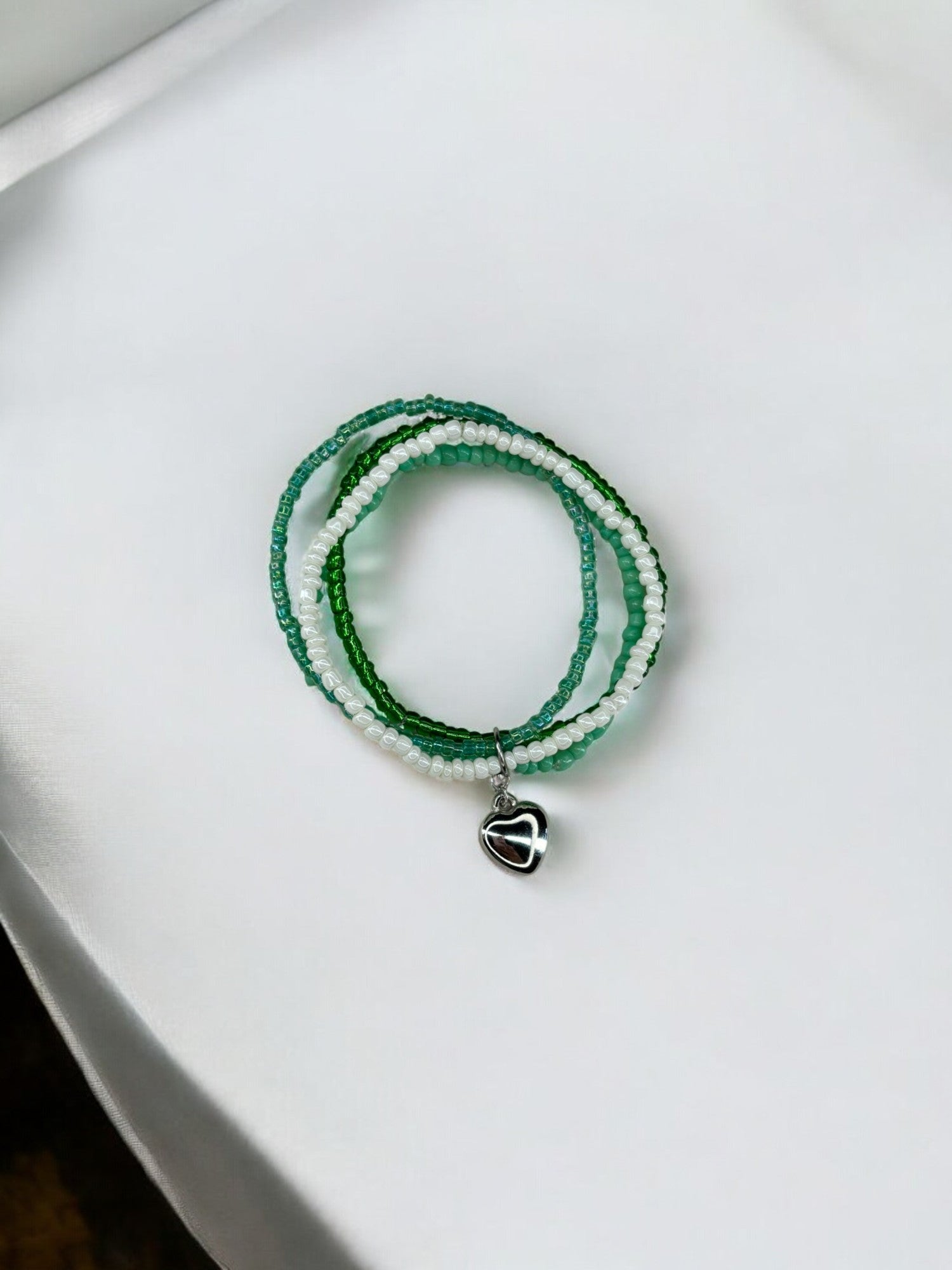 Bracelet femme multi rocailles coeur bombé vert