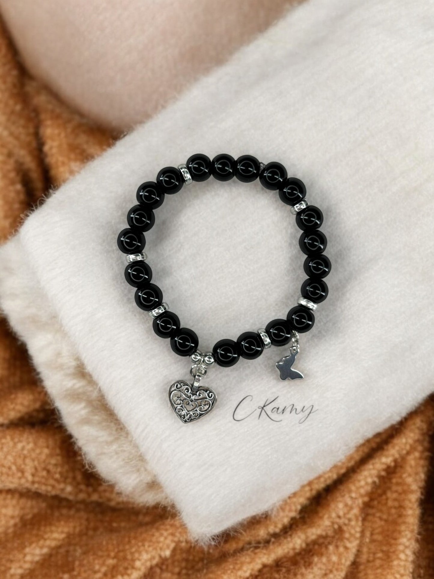 Bracelet femme perles de verre coeur ancien papillon argent noir