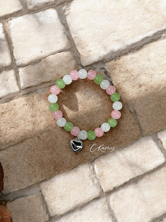 Bracelet femme perles de verre coeur bombé blanc vert foncé rose