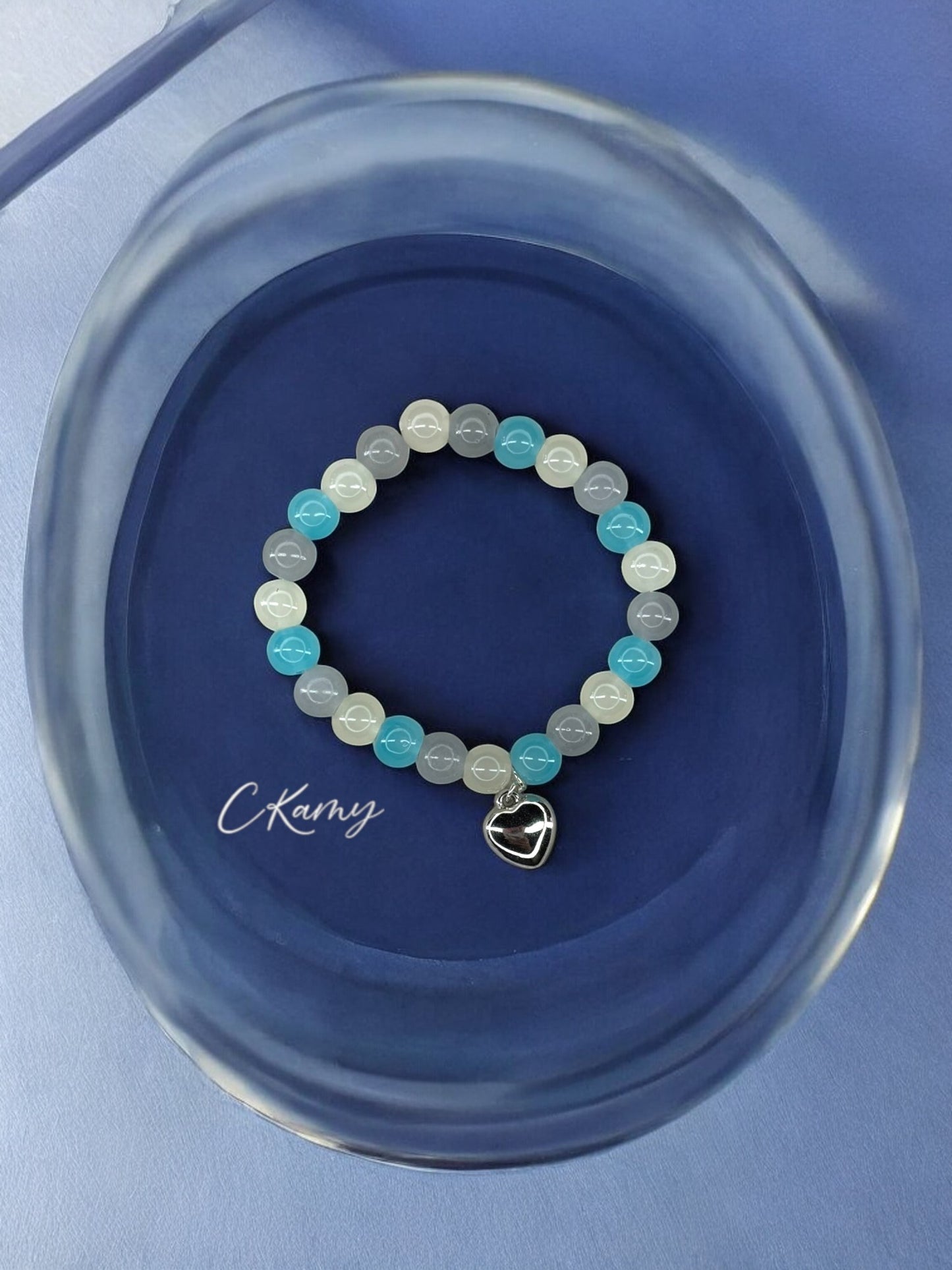Bracelet femme perles de verre coeur bombé bleu foncé gris foncé jaune clair