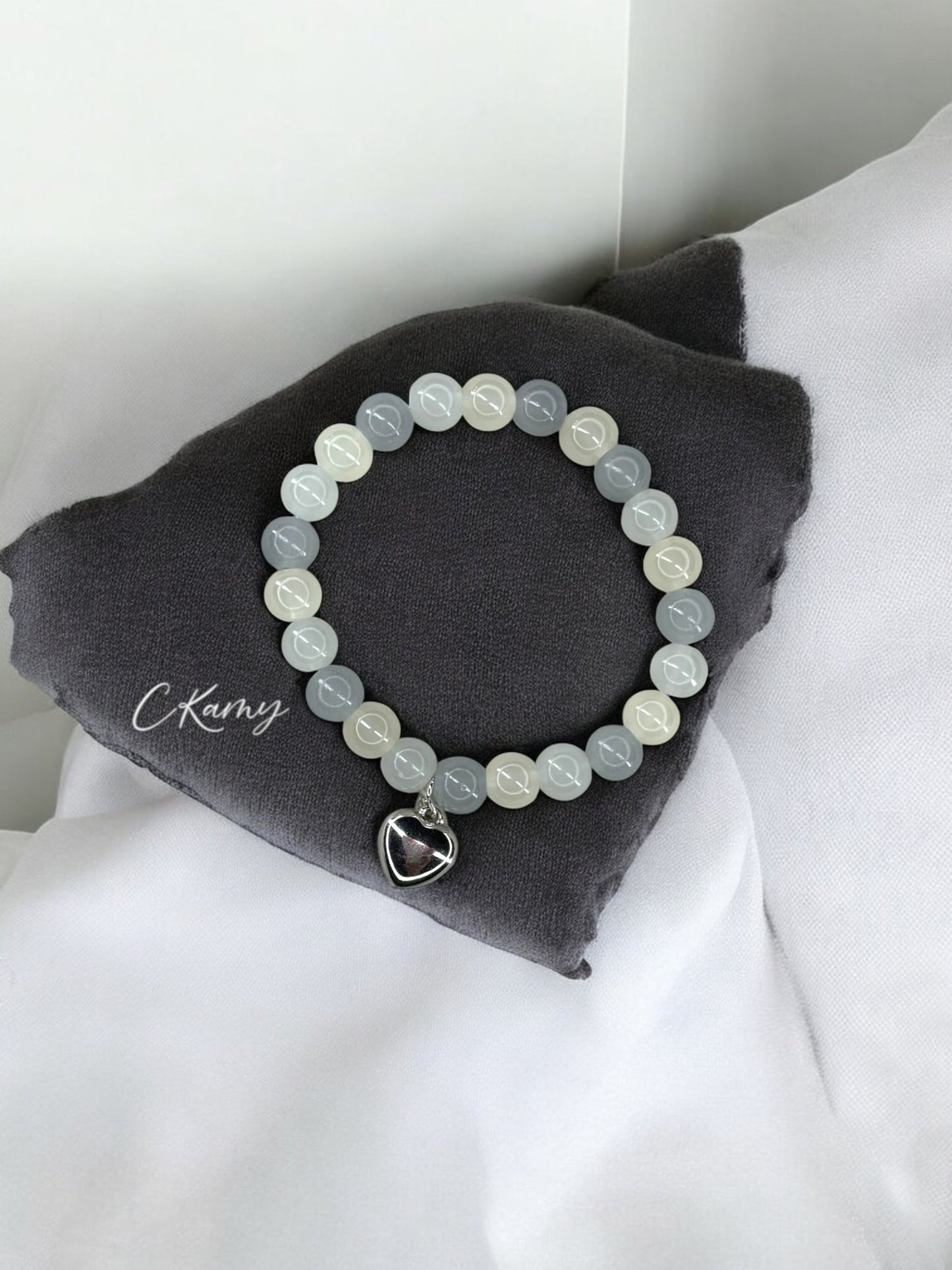 Bracelet femme perles de verre coeur bombé gris clair gris foncé jaune clair