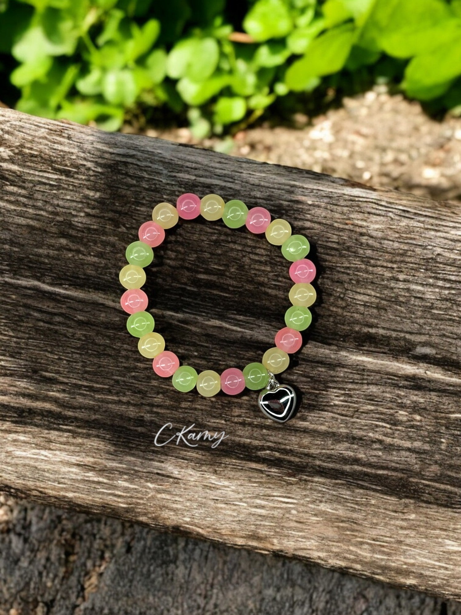 Bracelet femme perles de verre coeur bombé jaune vert clair rose foncé