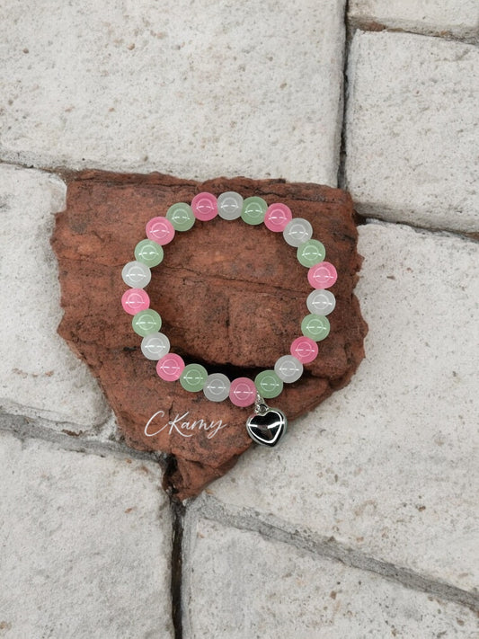 Bracelet femme perles de verre coeur bombé rose foncé blanc vert clair