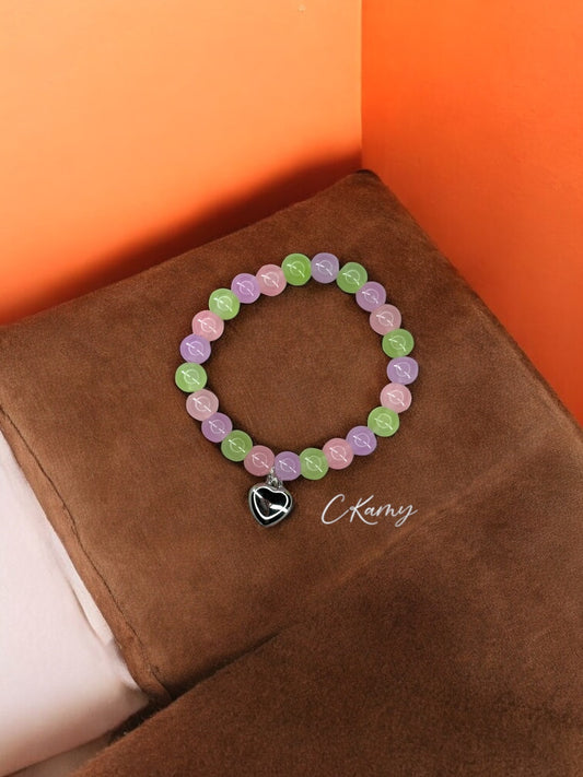 Bracelet femme perles de verre coeur bombé rose saumon vert clair violet