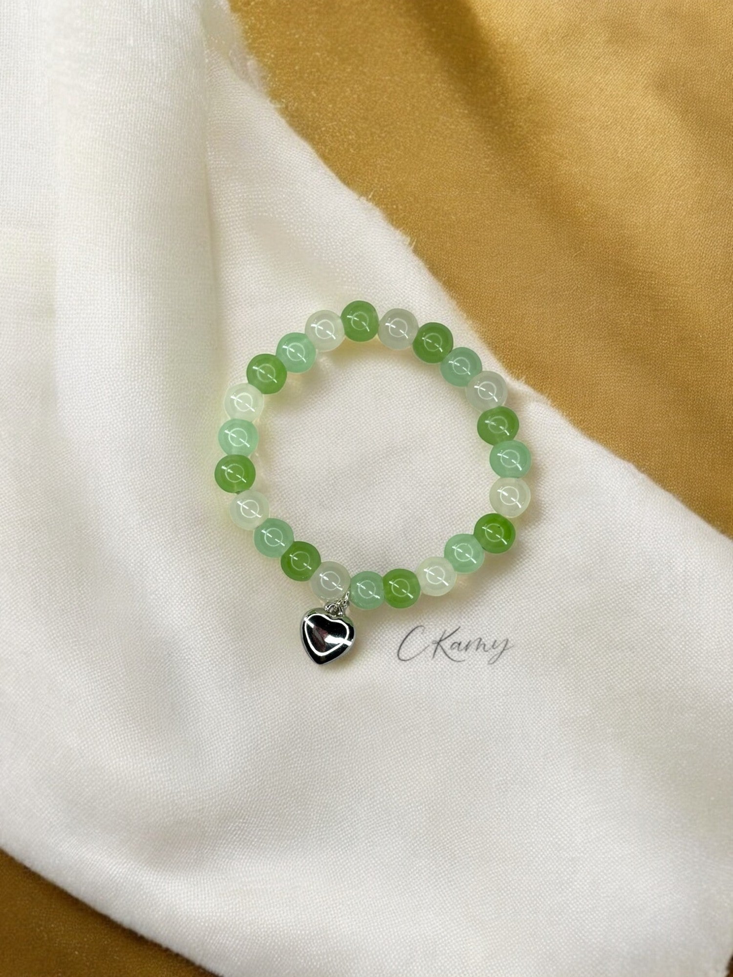 Bracelet femme perles de verre coeur bombé vert foncé vert clair jaune clair