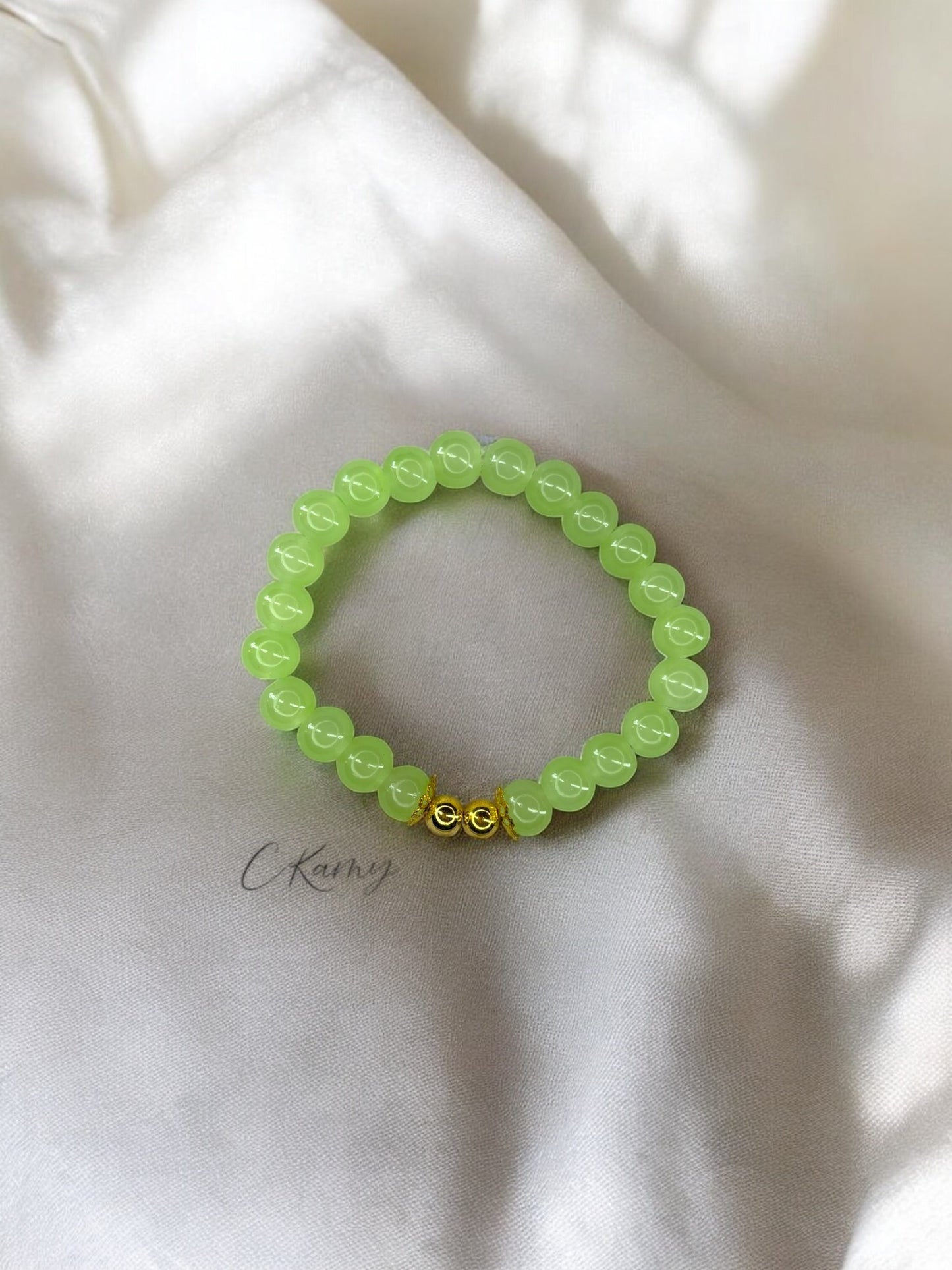 Bracelet femme perles de verre floral doré 6mm vert clair