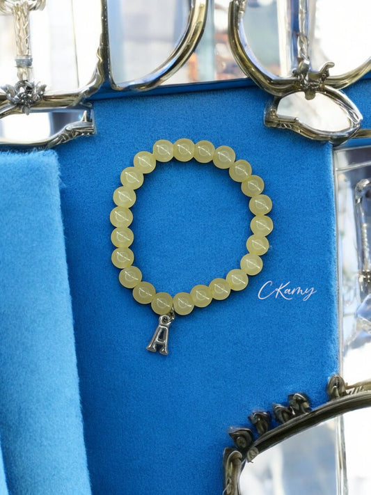 Bracelet_femme_perles_de_verre_initiale_argent_jaune_champagne