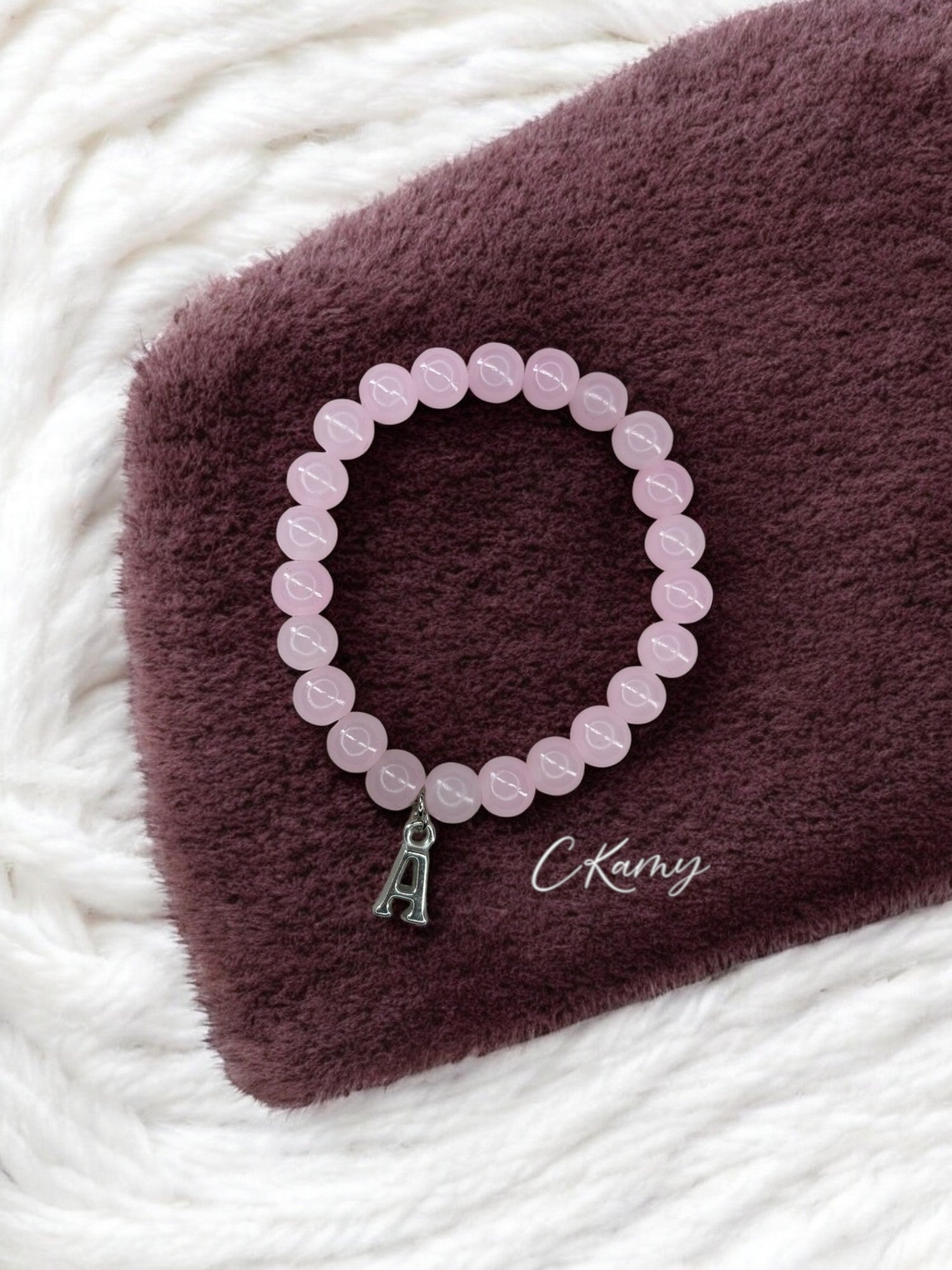 Bracelet femme perles de verre initiale argent rose clair