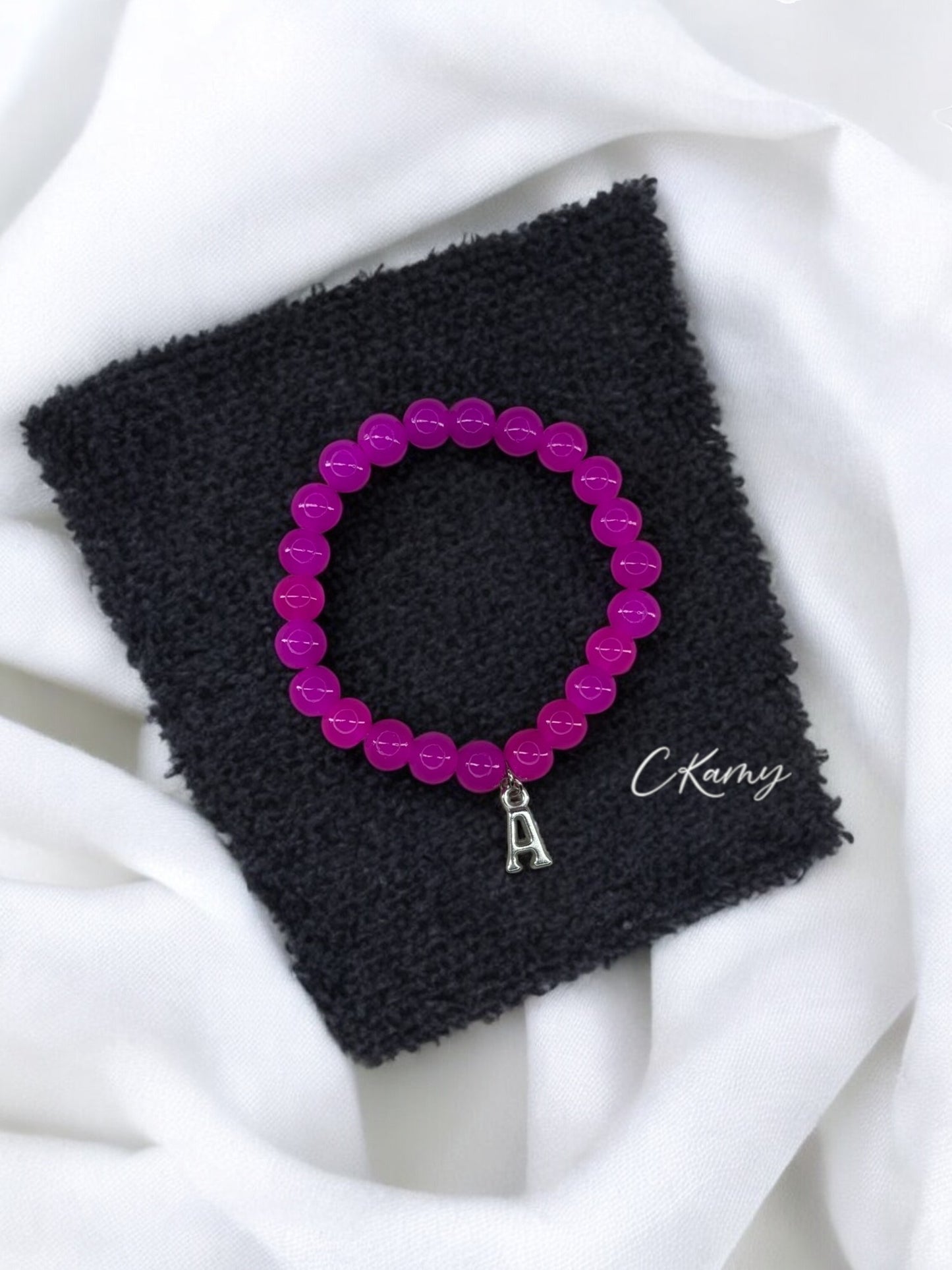 Bracelet femme perles de verre initiale argent rose flash