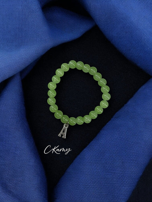 Bracelet femme perles de verre initiale argent vert