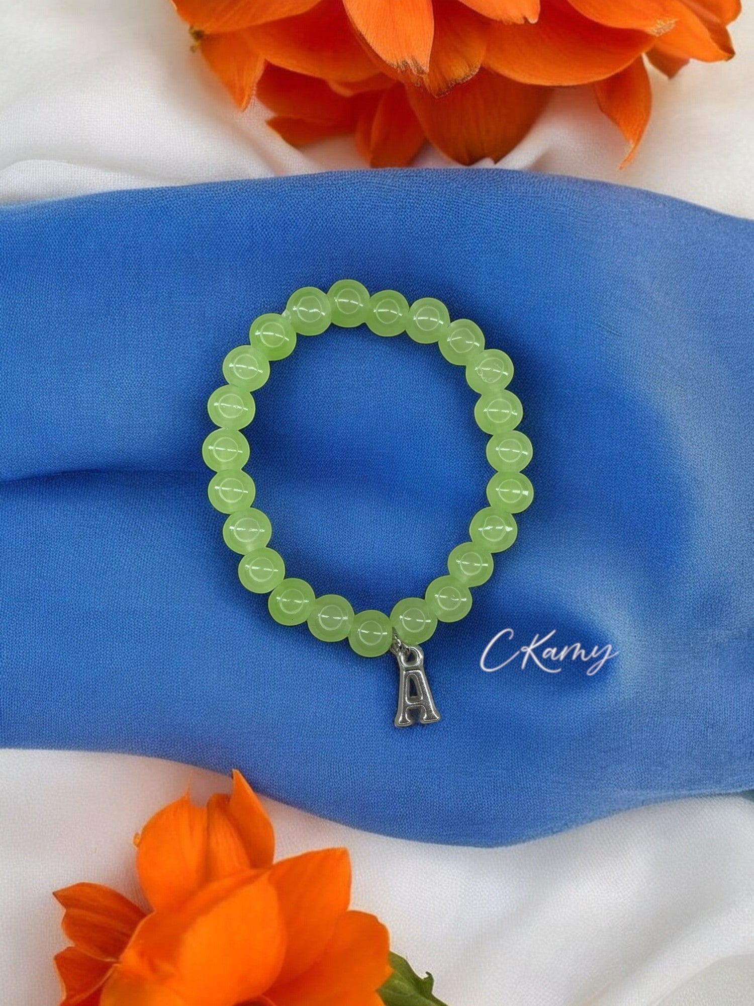 Bracelet femme perles de verre initiale argent vert clair