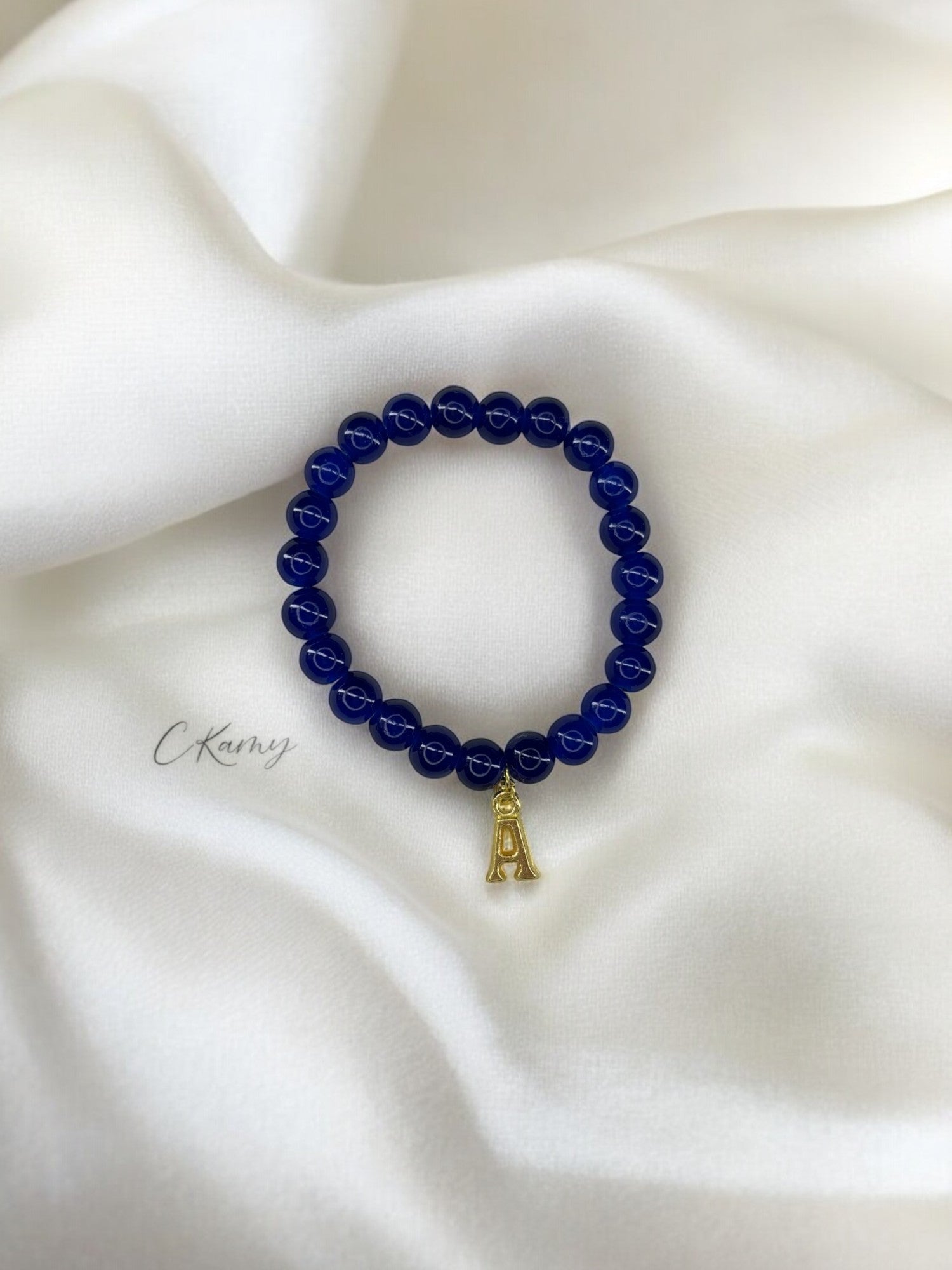 Bracelet femme perles de verre initiale doré bleu foncé