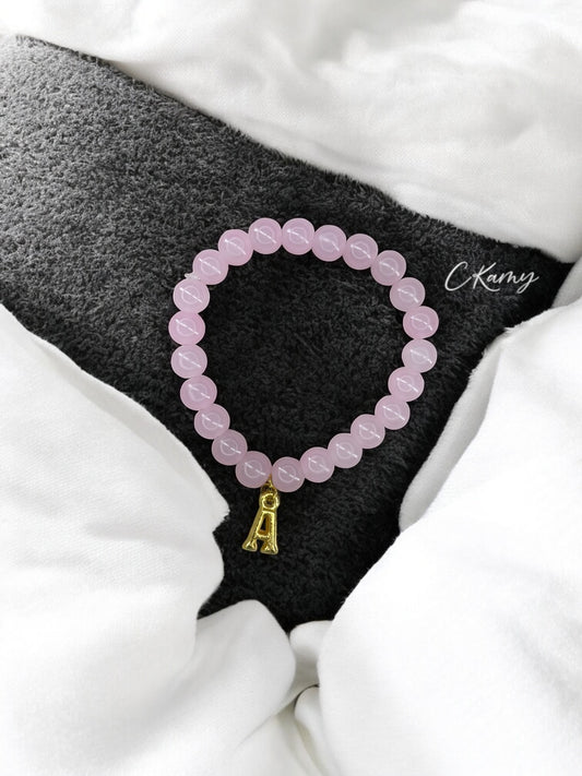 Bracelet femme perles de verre initiale doré rose clair