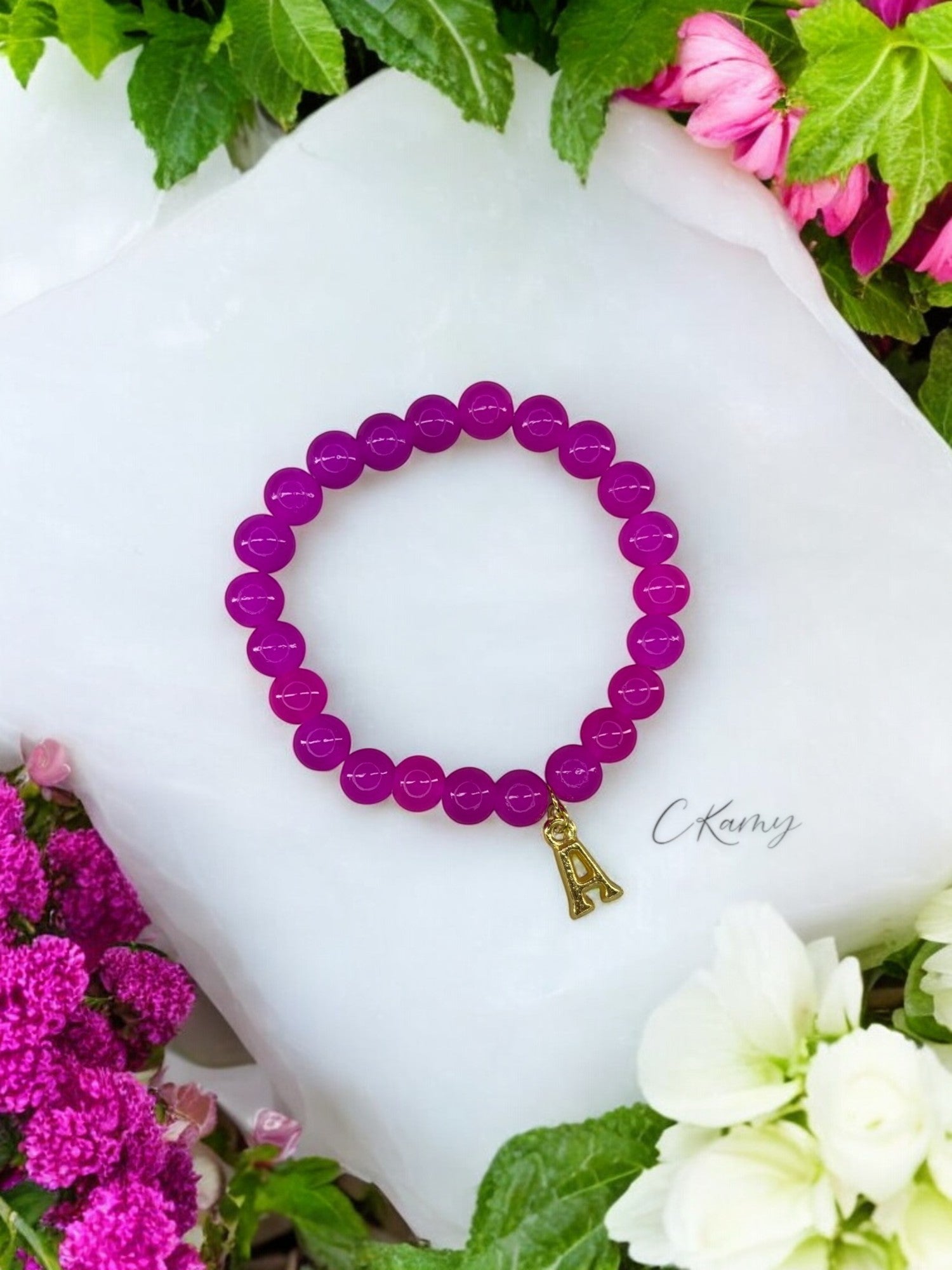 Bracelet femme perles de verre initiale doré rose flash