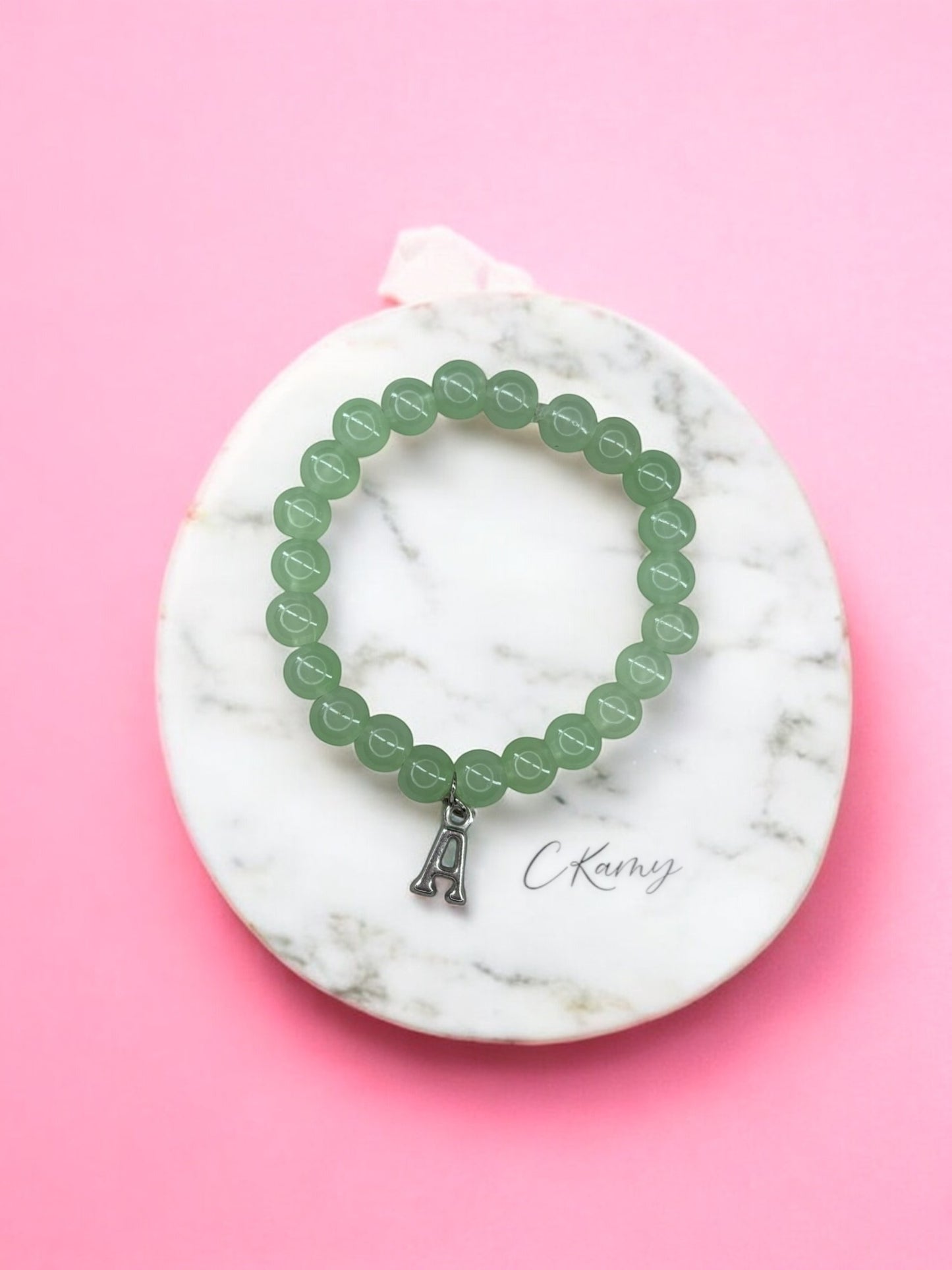 Bracelet femme perles de verre initiale doré vert d'eau