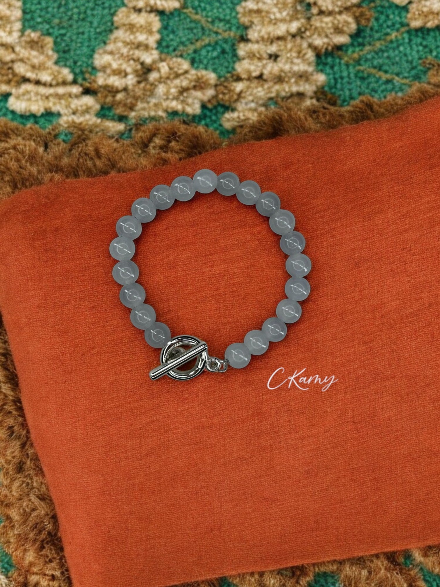 Bracelet femme perles de verre toggle gris