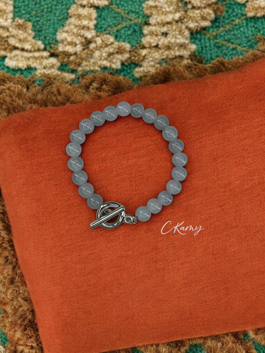 Bracelet femme perles de verre toggle gris