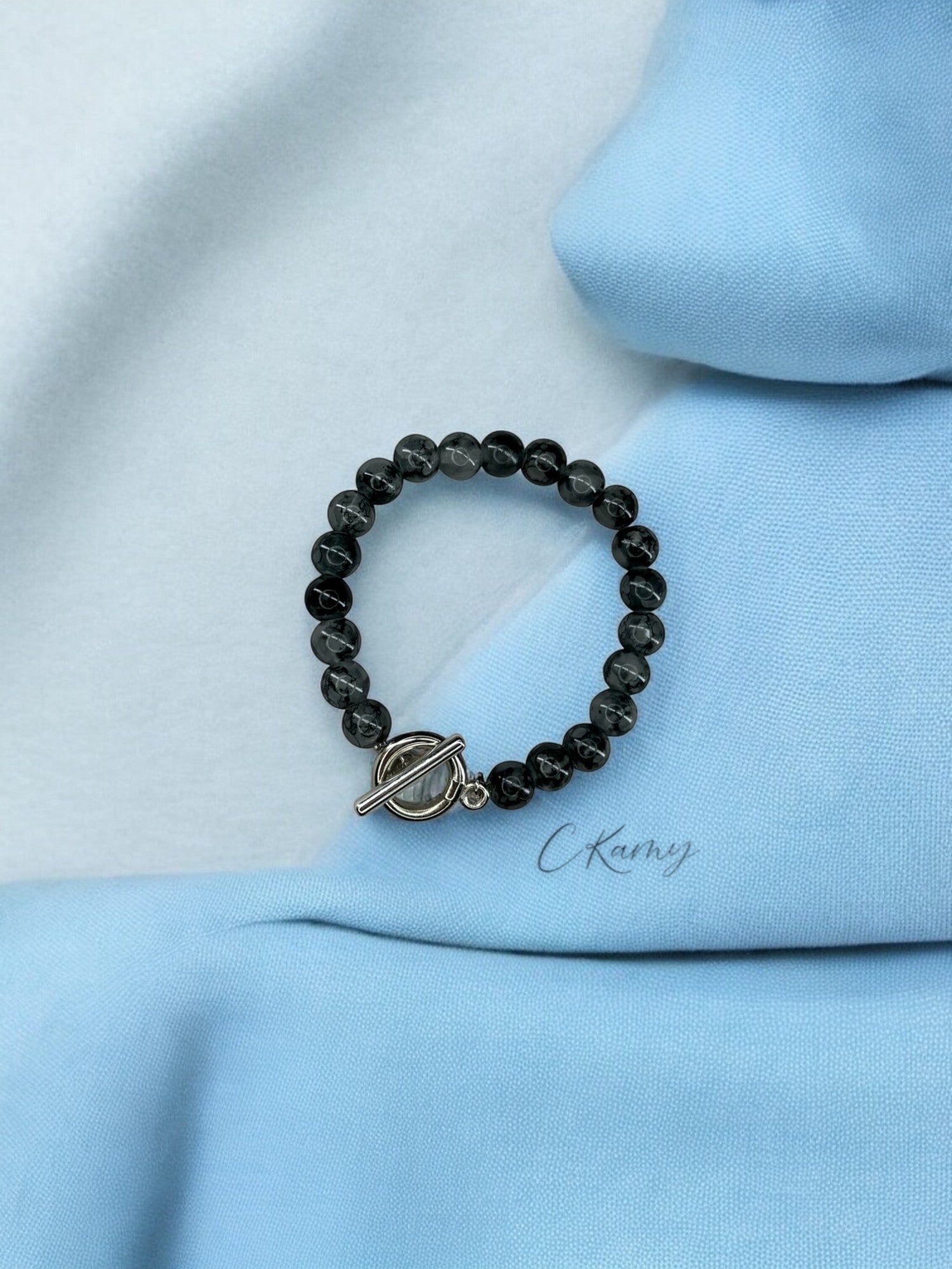 Bracelet femme perles de verre toggle gris foncé
