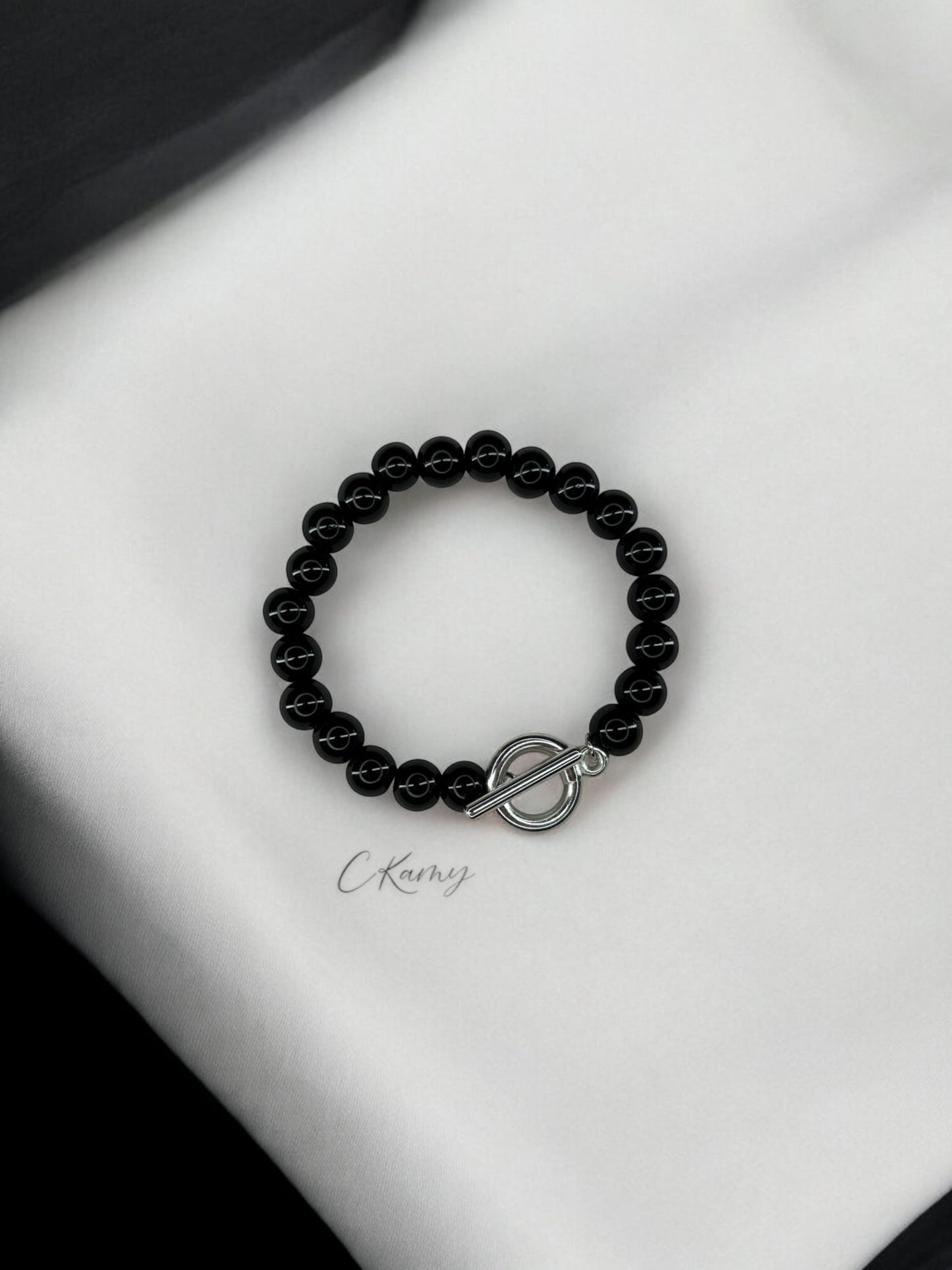 Bracelet femme perles de verre toggle noir