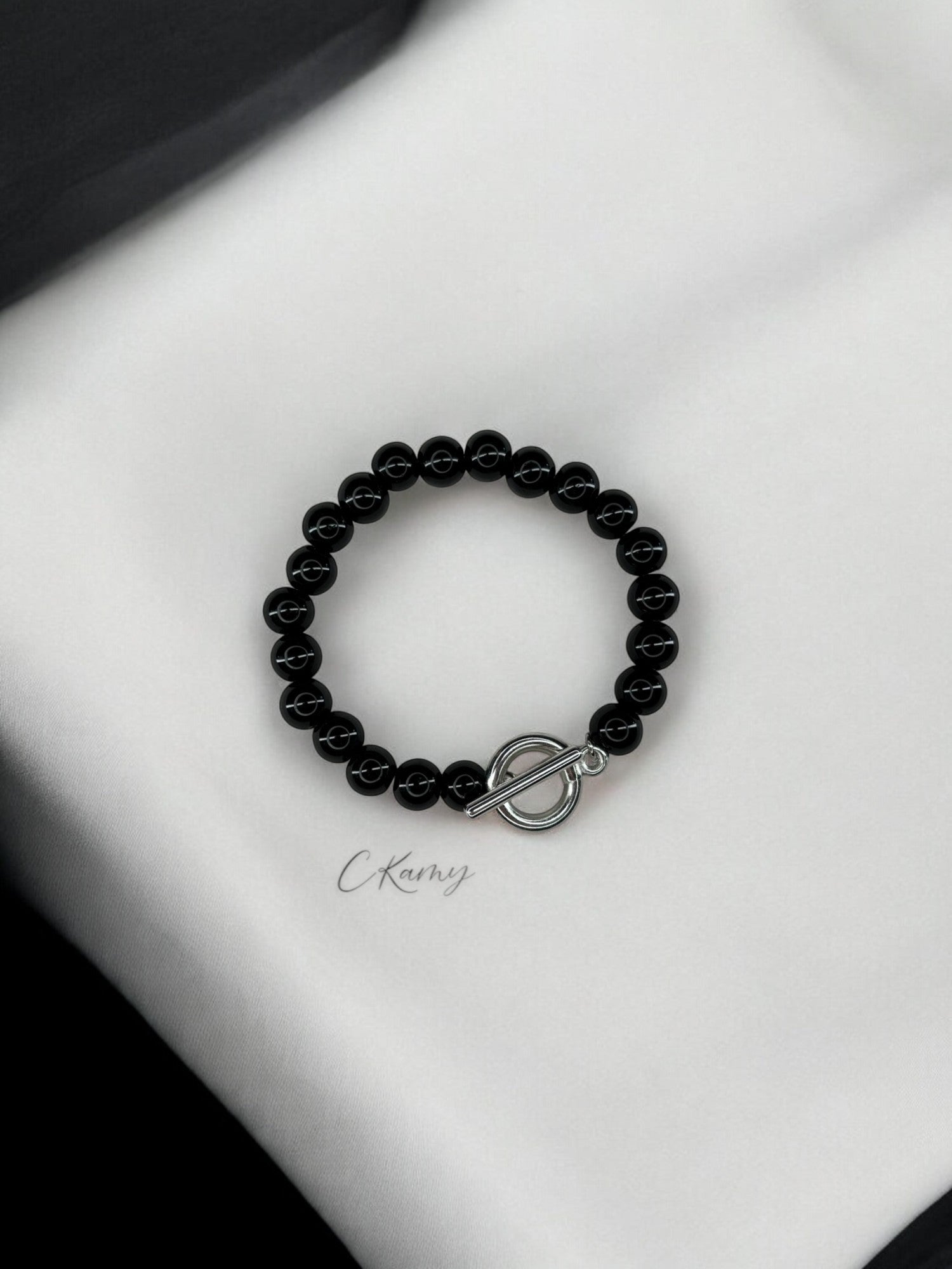 Bracelet femme perles de verre toggle noir