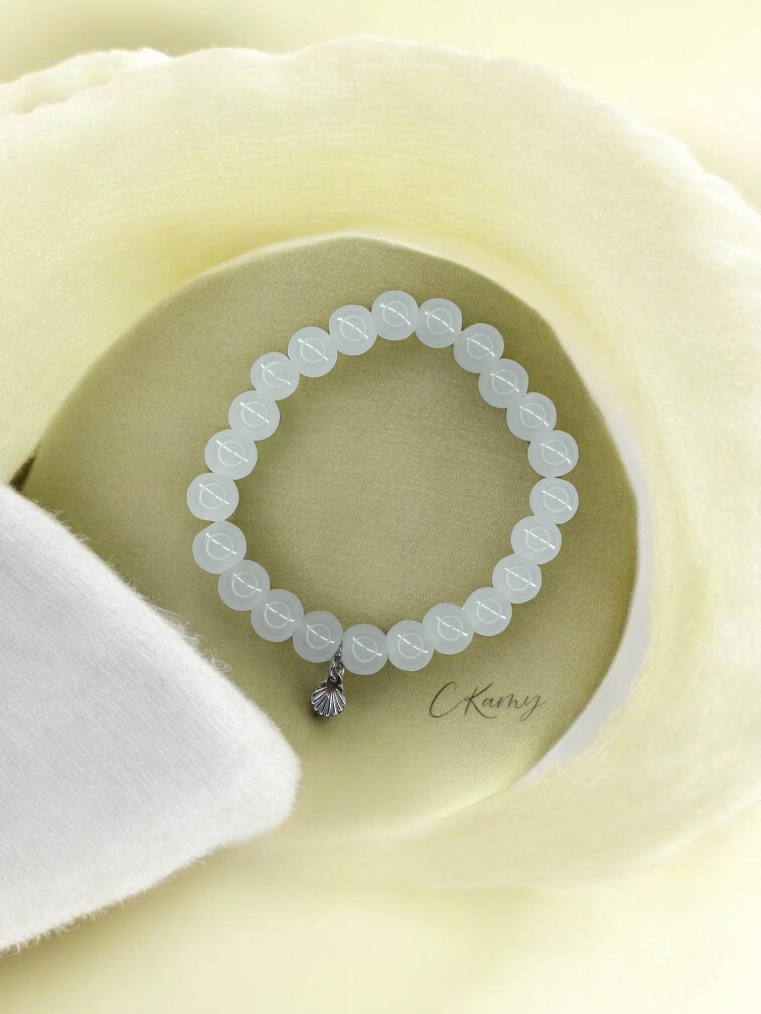 Bracelet femme perles de verres coquillage argent blanc