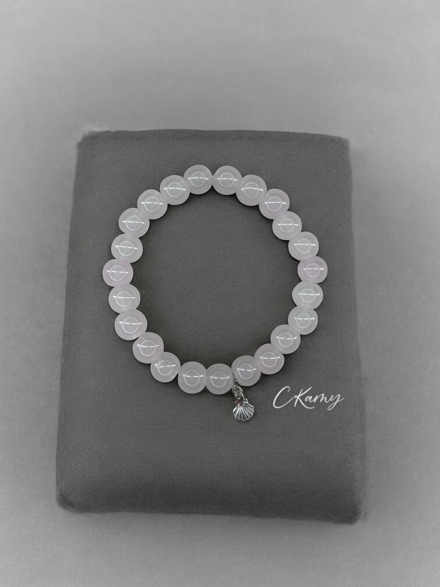 Bracelet femme perles de verres coquillage argent violet clair