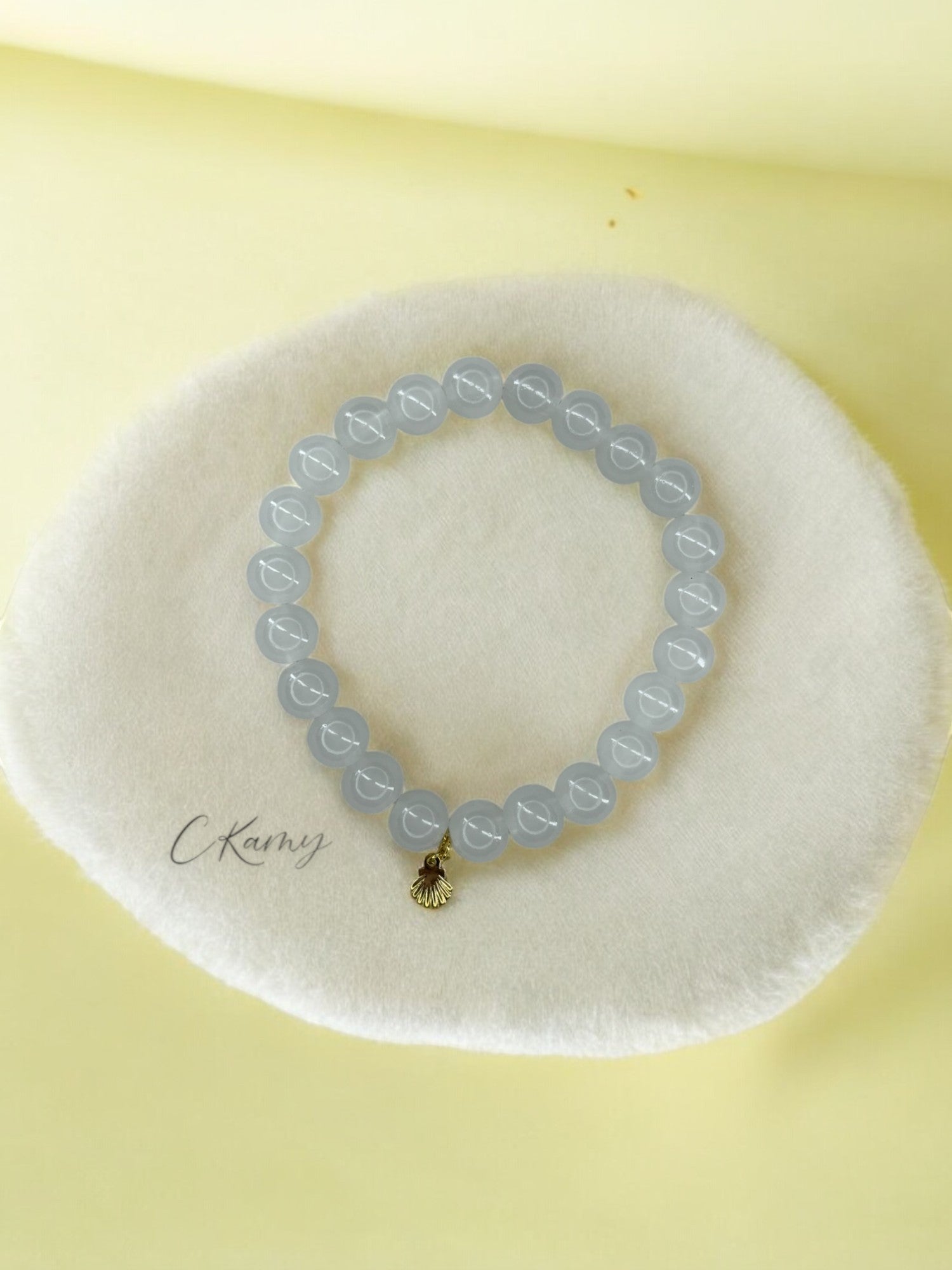 Bracelet femme perles de verres coquillage doré gris