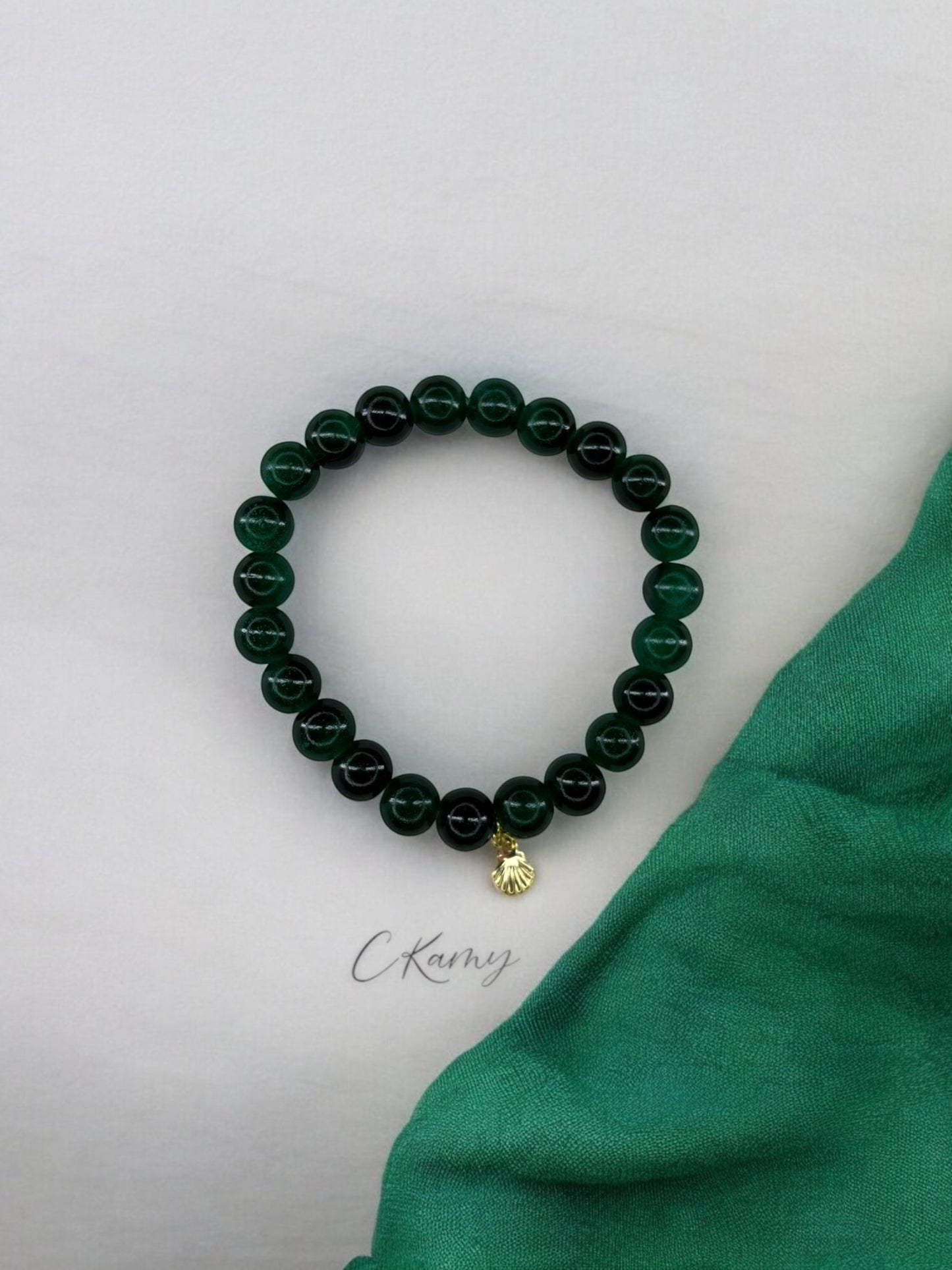 Bracelet femme perles de verres coquillage doré vert foncé