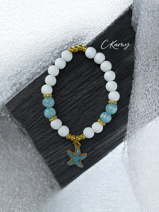 Bracelet femme perles mattes blanc étoile de mer bleu