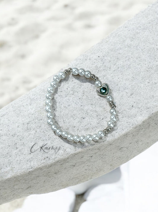 Bracelet femme perles nacrées coeur facette vert bouteille