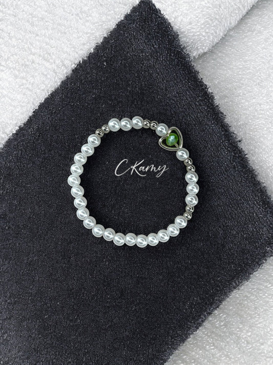 Bracelet femme perles nacrées coeur facette vert clair