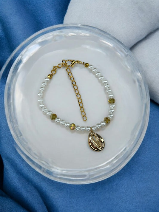 Bracelet femme perles nacrées dorées coquillage