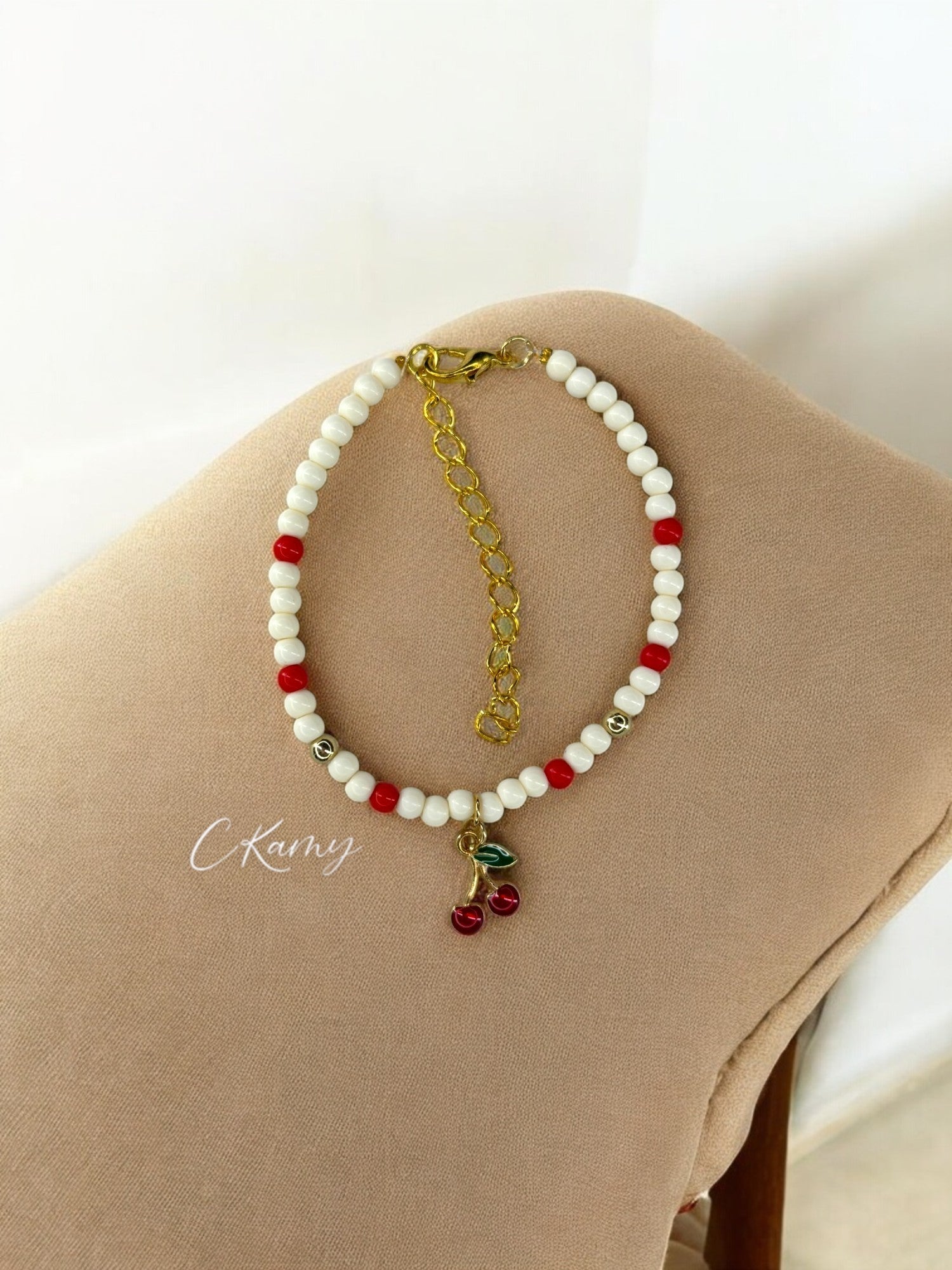 Bracelet femme perles rondes cerises crème
