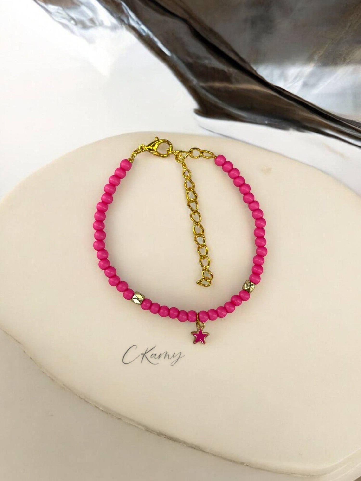Bracelet femme perles rondes petite étoile rose